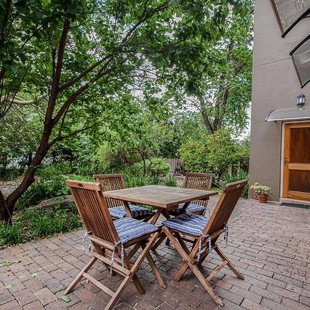 Wild Olive Executive Suite Йоханнесбург Экстерьер фото