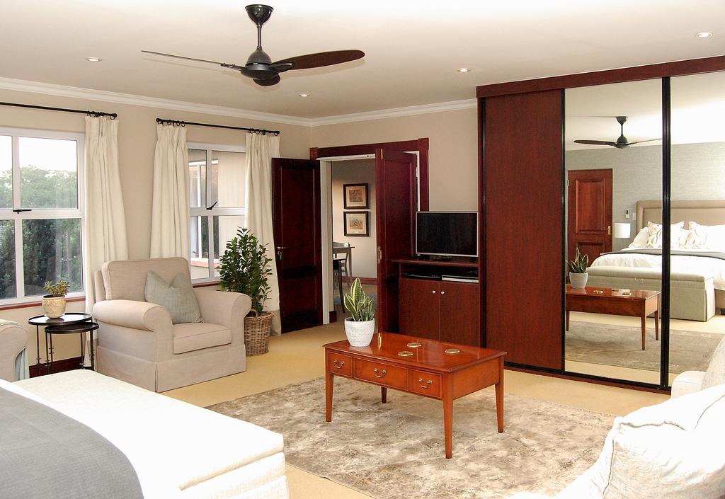 Wild Olive Executive Suite Йоханнесбург Экстерьер фото